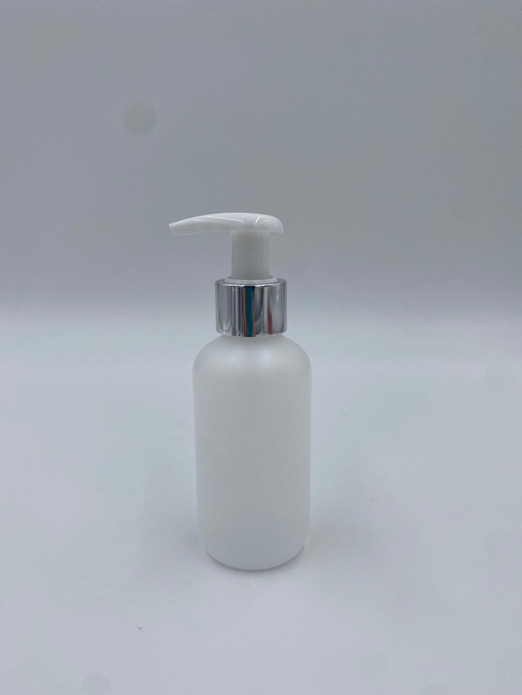 125ml BOSTON NAT HDPE 24mm 410 LOCK UP PUMP WHITE/SILVER