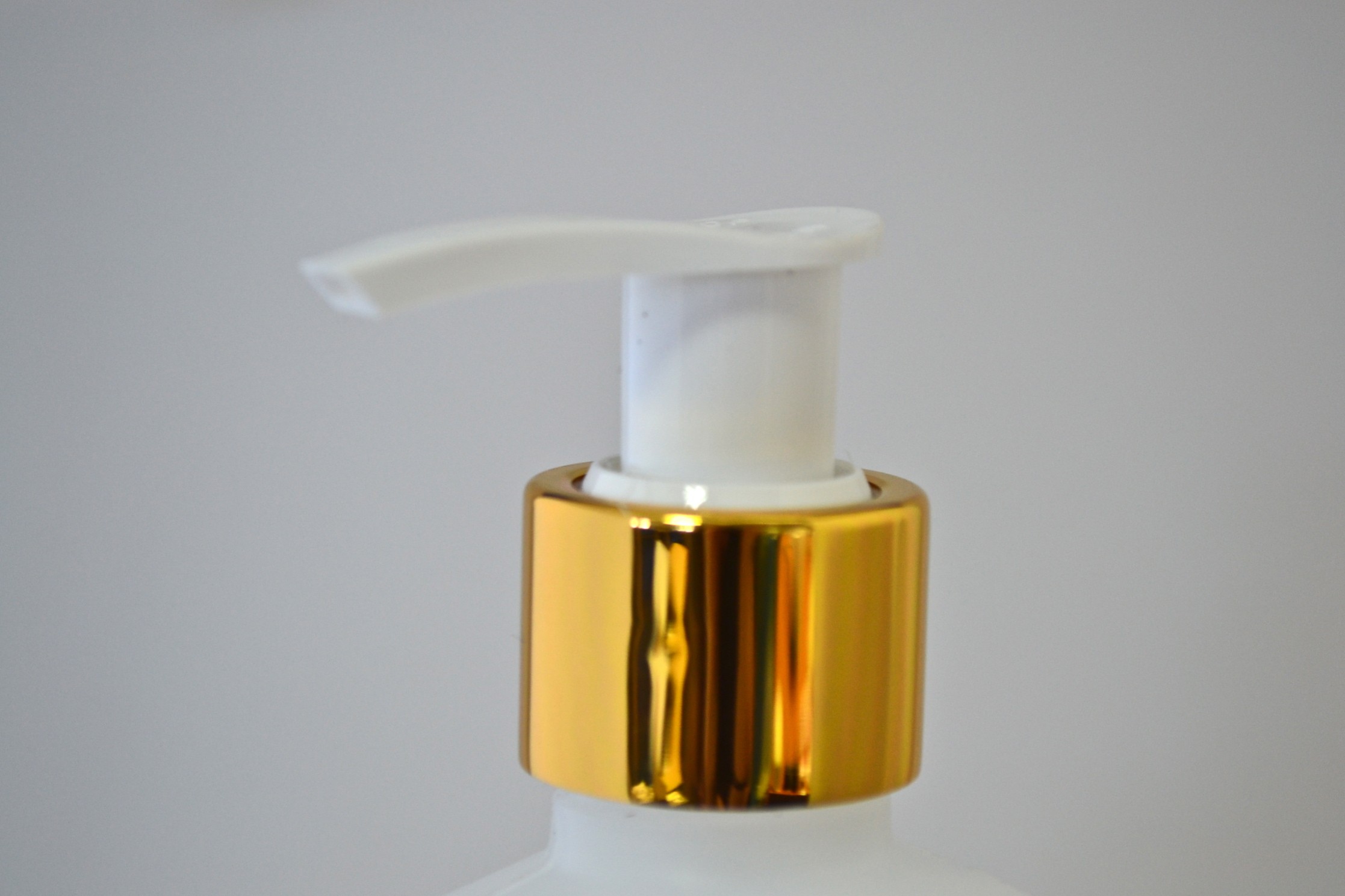 24mm 410 WHITE/GOLD LOTION PUMP
