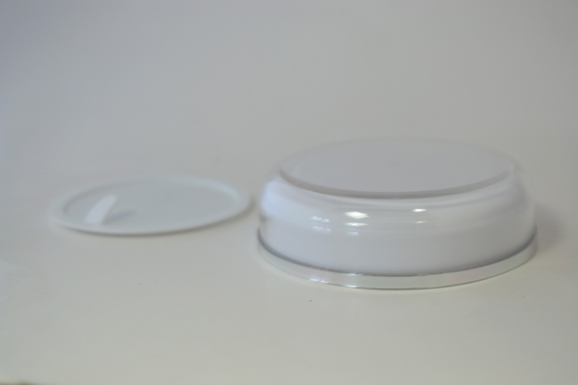 58mm LID & SHIVE FOR 55ml WHITE EPE SILVER BAND